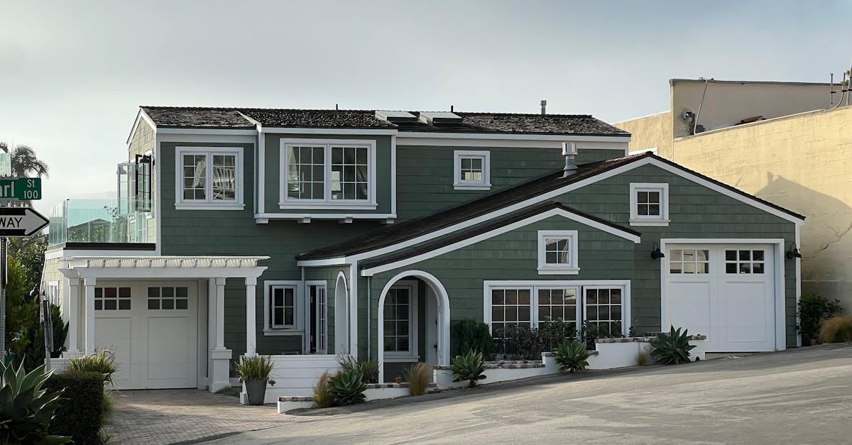 The Role of Lighting in Creating Emphasis in Landscaping