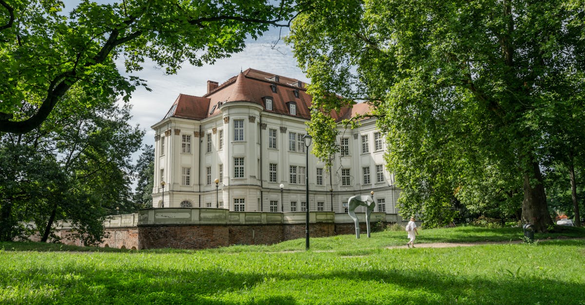 Utilising Contrast and Harmony in Landscape Colour Palettes